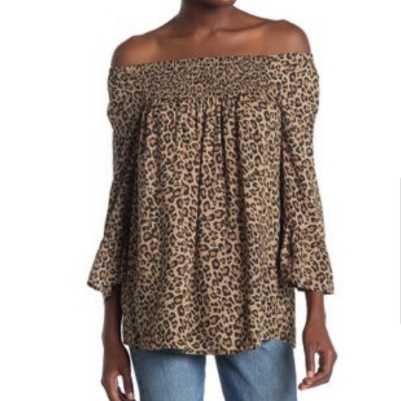 beachlunchlounge Tops - NWT BEACHLUNCHLOUNGE Ellora Ruby Day Blouse